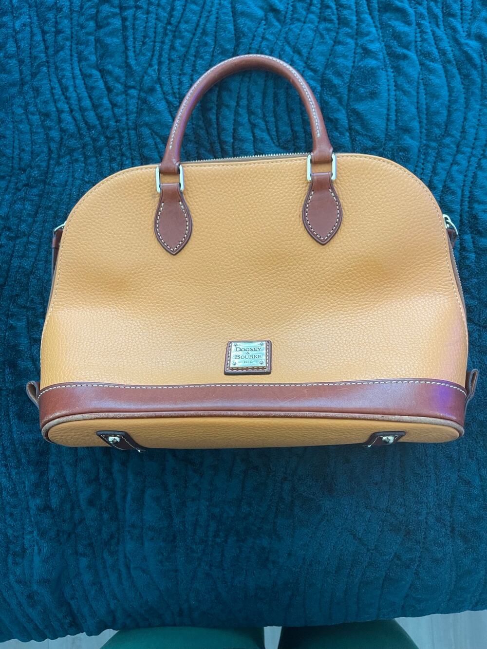 Classic Dooney & Bourke Pebble Grain Zip Satchel Leather Bag